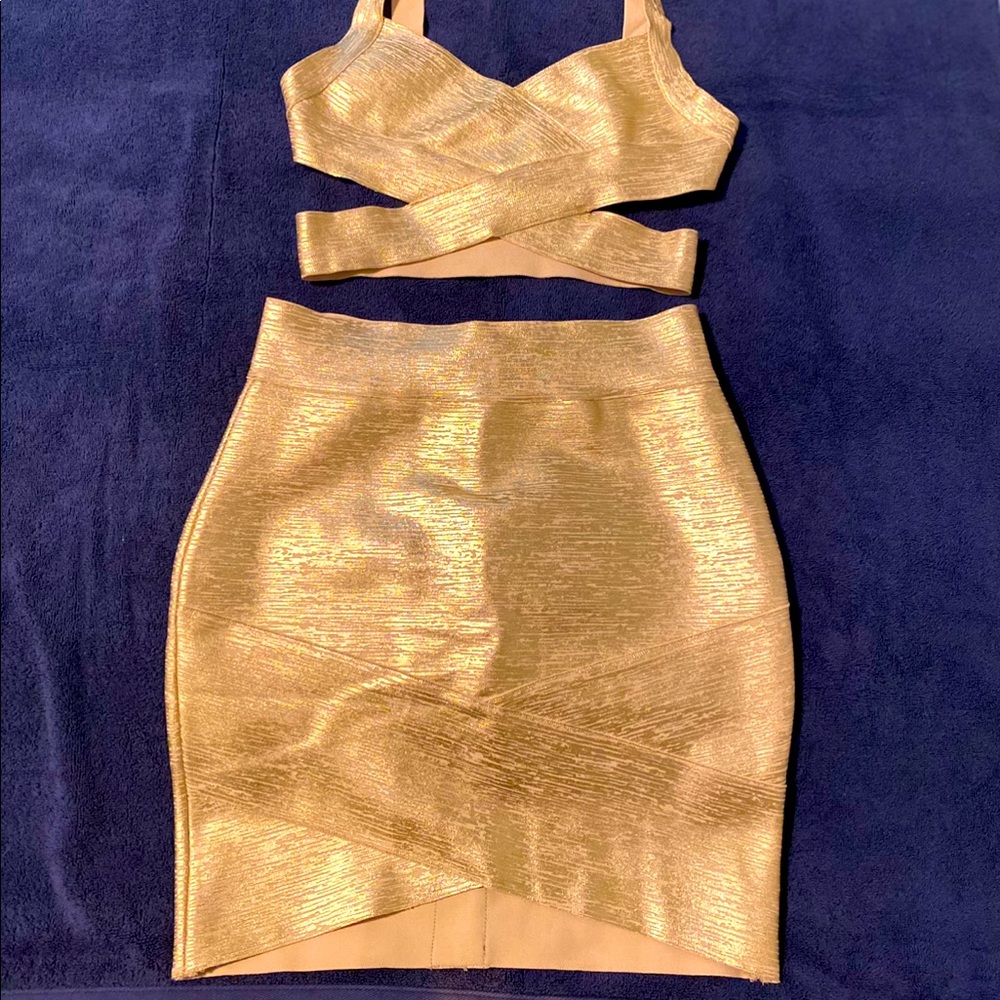 Two piece gold set